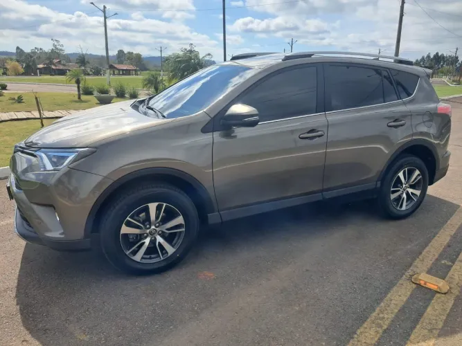 Toyota RAV4 2.0 Top 4X2 16V Aut. 2018