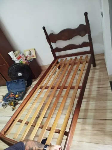 Cama de sucupira solteiro