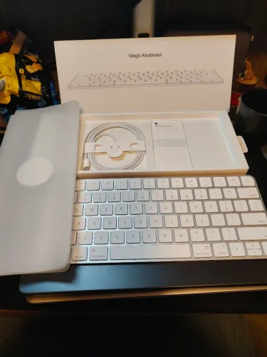Apple Magic Keyboard usb c - ?Durante o período de garantia?