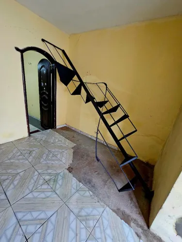 Vendo escada caracol medindo 80cm X 2,50 m