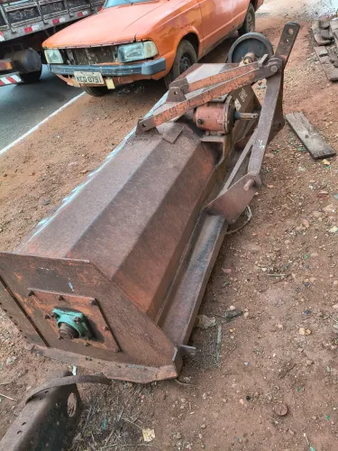Enxada rotativa para trator