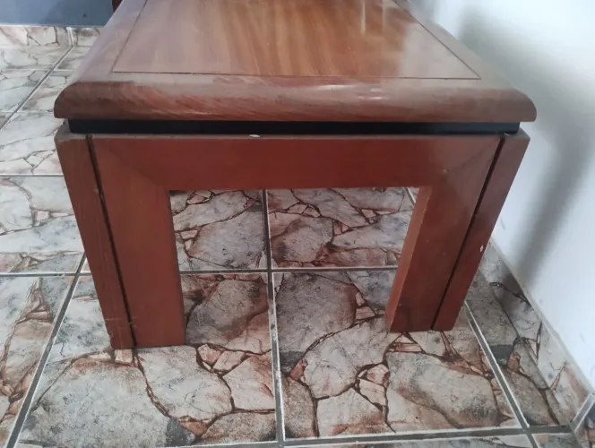 Mesa em mogno madeira
