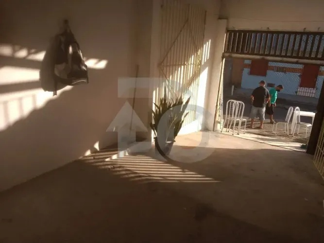 Casa no Jardim Centenário com 2 Quartos e Vaga de Garagem
