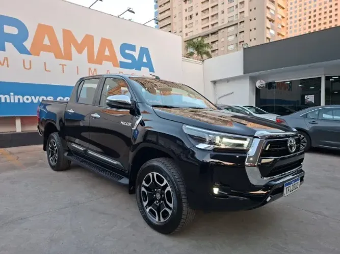 Toyota Hilux CD SRV 4X4 2.8 TDI Diesel Aut. 2025