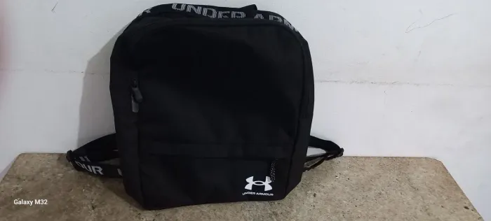 Mochila under armour unissex original.
