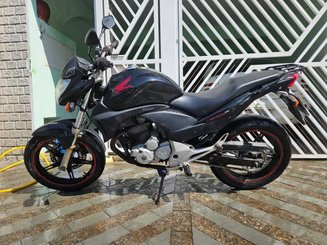 Honda CB300R [2011] Para Regularizar - Conservada