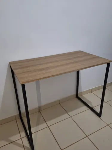 MESA / ESCRIVANINHA PARA ESCRITÓRIO DE MADEIRA EM ESTILO INDUSTRIAL