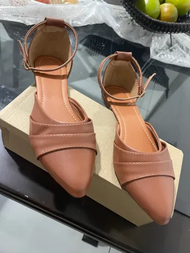 Sapatilha feminina bico fino caramelo