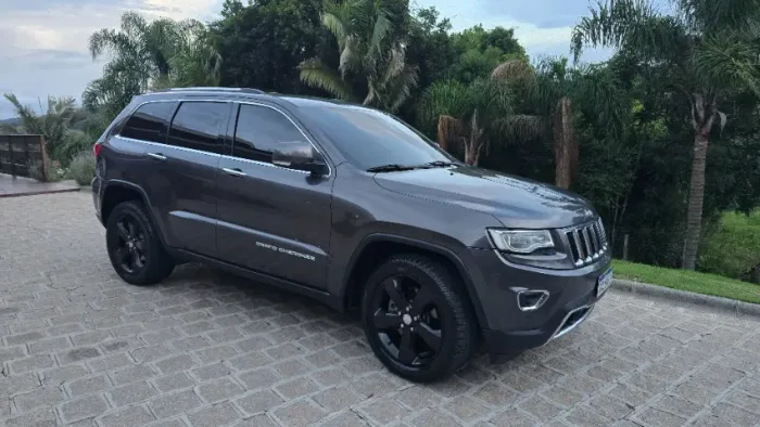 Jeep Grand Cherokee Limited 3.0 TB Dies. AUT 2015