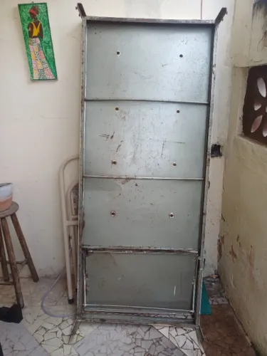 Cama ferro tipo hospitalar