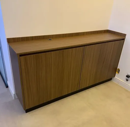 Aparador De Sala Com Quatro Portas Articuladas