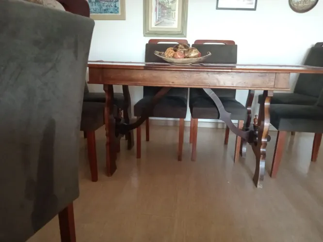 Mesa de imbuída macica
