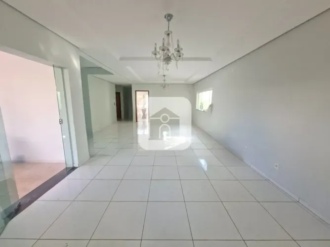 Casa sobrado para locação no bairro jardim Karaiba