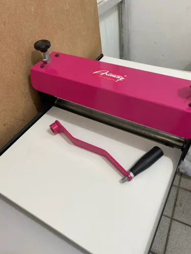 Máquina de corte e vinco 40cm