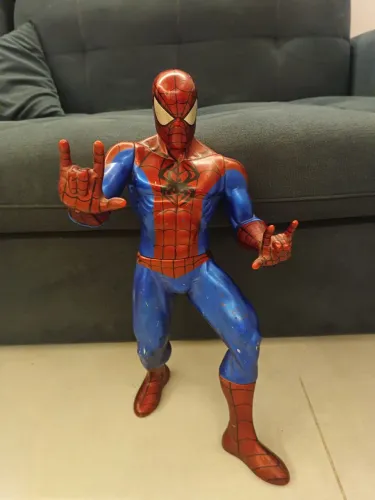 Boneco homem aranha grande