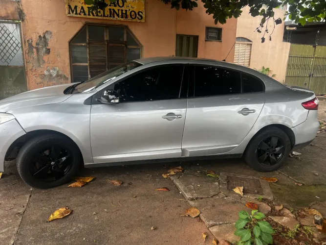 Renault Fluence Sed. Dynamique 2.0 16V Flex Aut. 2013