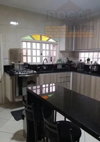 Casa à venda em Taboão da Serra-SP, Parque Monte Alegre: 3 quartos, 2 salas, 2 banheiros,
