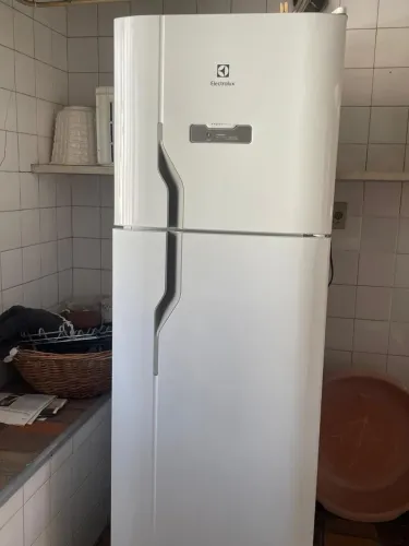 Geladeira Electrolux Frost Free DFN41 Usada