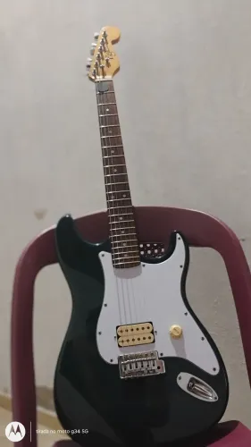 Guitarra Stratocaster 30 Anos