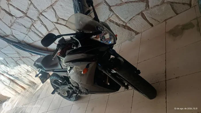 Vende-se uma moto Yamaha xj6f 