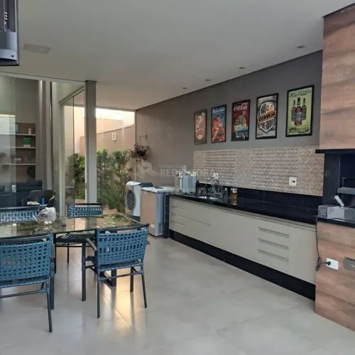 Excelente Casa no Village Damha 3