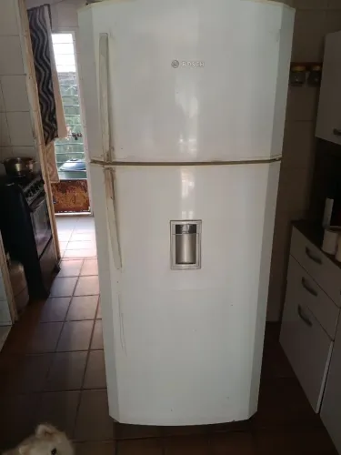 Vendo geladeira Bosh KDV44 perfeita