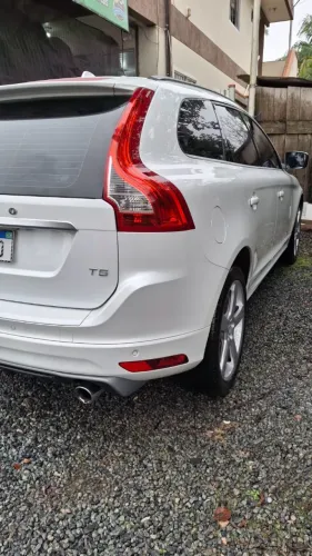 Volvo XC 60 T-5 R-design 2.0 FWD 5P 2015