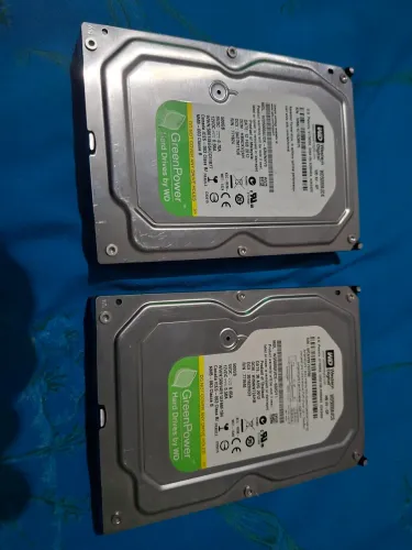 Dois hd WD GREEN 500g cada, os dois juntos por 80 reais sata, de pc perfeito