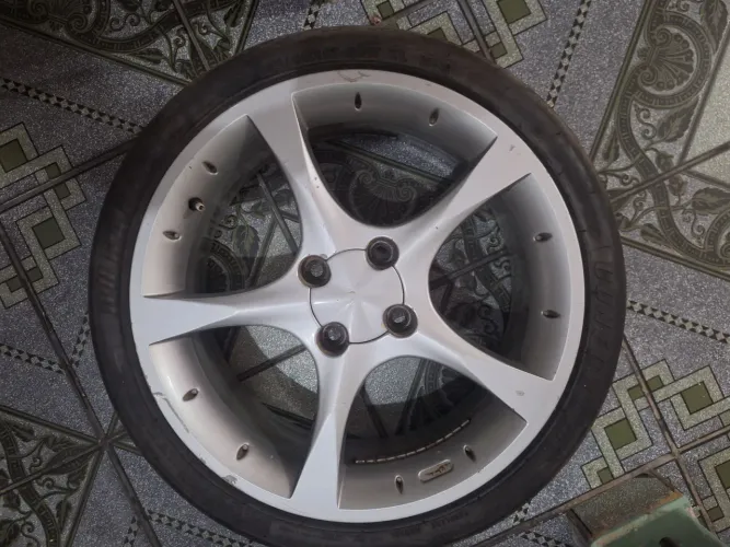 Vendo Aro 17 4x108
