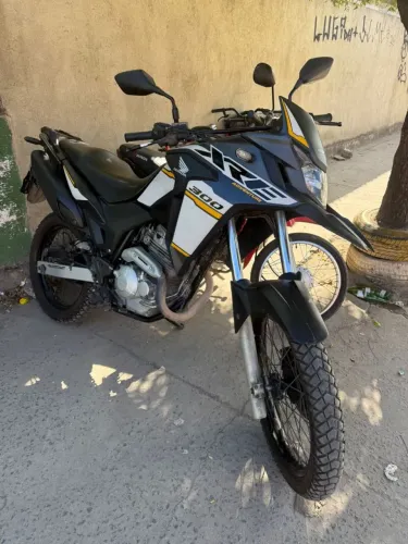 XRE 300 muito conservada deve nada todo em dia ZAP *
