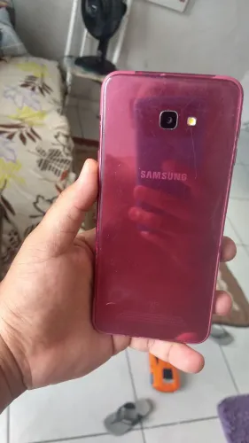 Samsung J4+