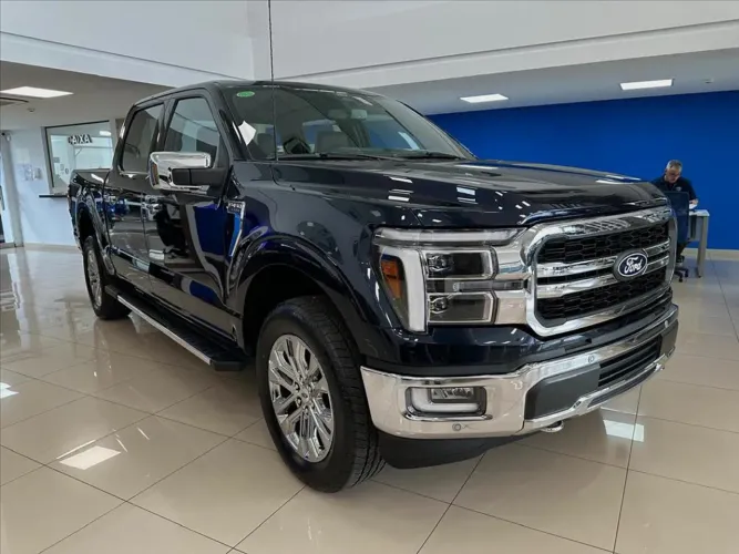 Ford F-150 Lariat 4X4 5.0 V8 2025