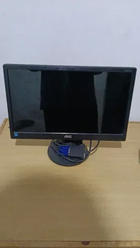 Monitor AOC VGA 16 polegadas 