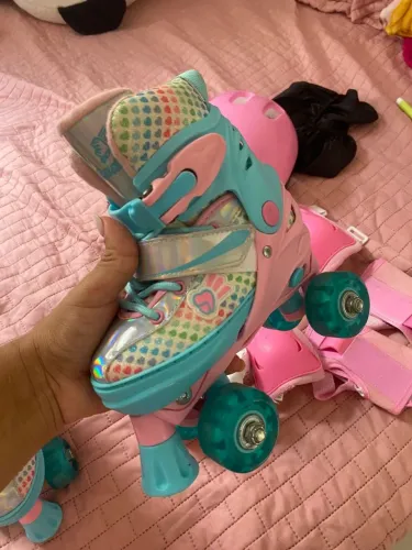Patins 4 rodas, TAM 28 ao 31 Regulável.