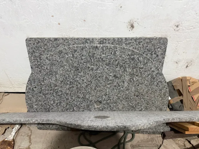 Balcão meia lua granito 1,00x0,50