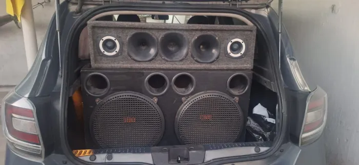 Vende-se este caixote
