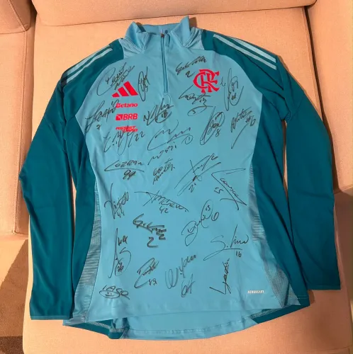Casaco Flamengo de treino 2025 autografado pelo elenco atual