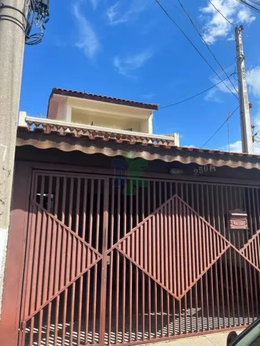 Sobrado para venda com 139 metros quadrados com 3 quartos em Parque Califórnia - Jacareí -