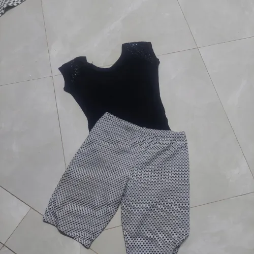 vendo cada conjunto por 15 reais tamanho 42/44