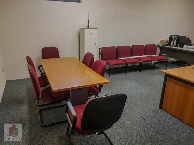 Alugo casa comercial na Guilhermina-Esperança.