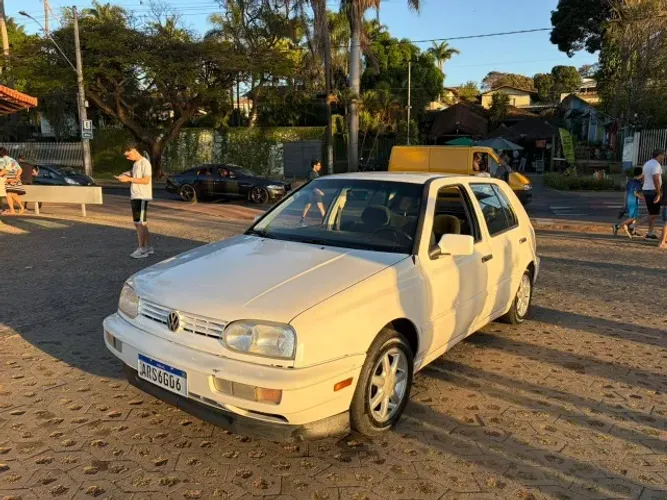 Volkswagen Golf GLX 2.0 4P 1997