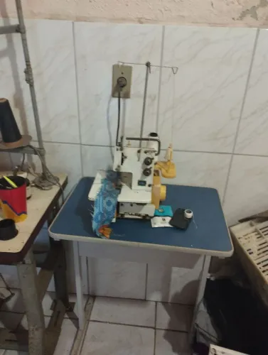 Máquina de costura colarete