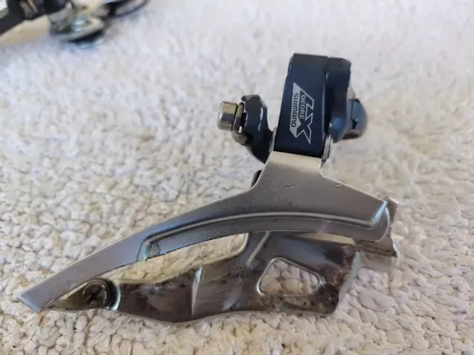Câmbio dianteiro Shimano Deore LX M571 braçadeira 31.8