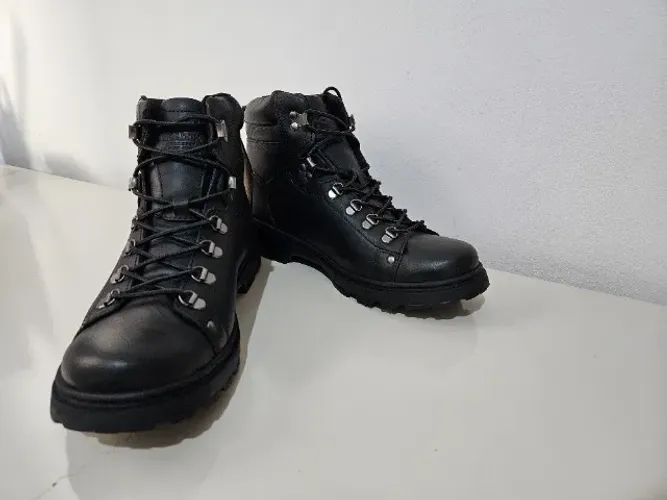 Bota de Couro Bradok Preta - Tamanho 41 (Nunca Usada)
