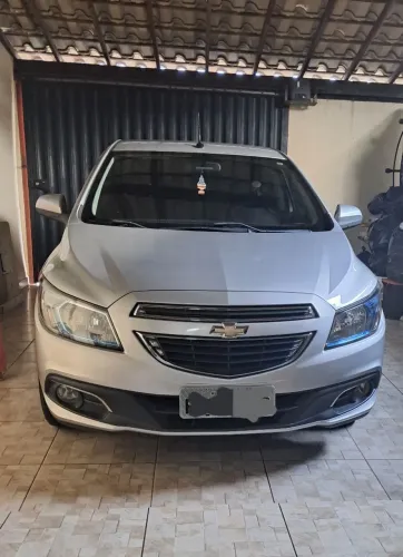 Chevrolet Onix Hatch LT 1.4 8V Flex Power Mec. 4P 2015