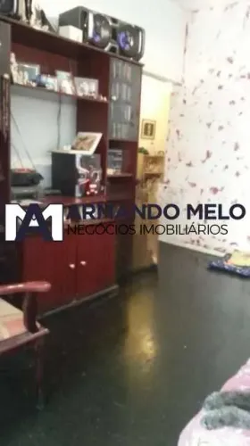 Apartamento dois quartos com dependência à venda em Copacabana