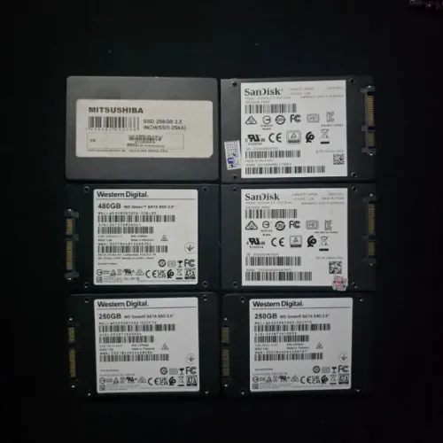 Lote SSDs e HD - 11 Unidades