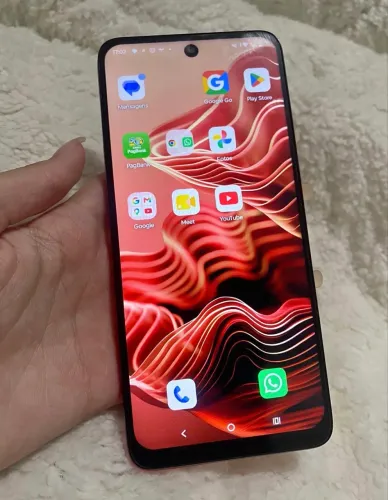 Motorola G35 semi novo 256 gigas