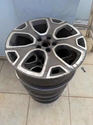 Roda de Jeep aro 17