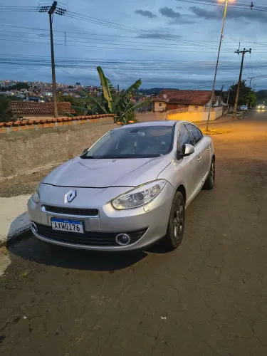 Renault Fluence Sedan Privilège 2.0 16V Flex AUT 2014